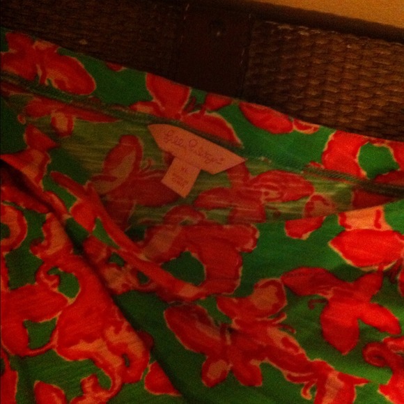 🔴SOLD🔴Lilly Pulitzer Top💕💚🌷🍃 - Picture 4 of 4