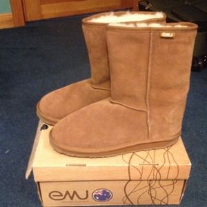 Emu boots