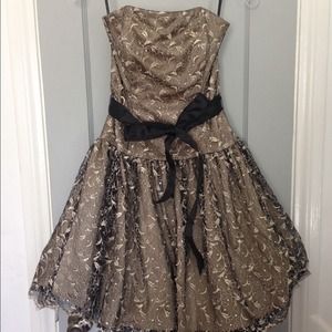 Jessica McClintock Black and Gold Cocktail Dress