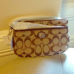Coach Park Signature Wristlet