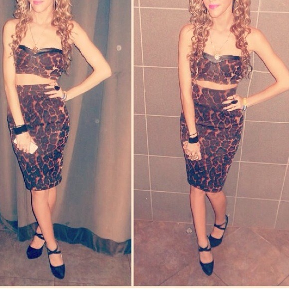 SOLD IN BUNDLE :) - Picture 2 of 4