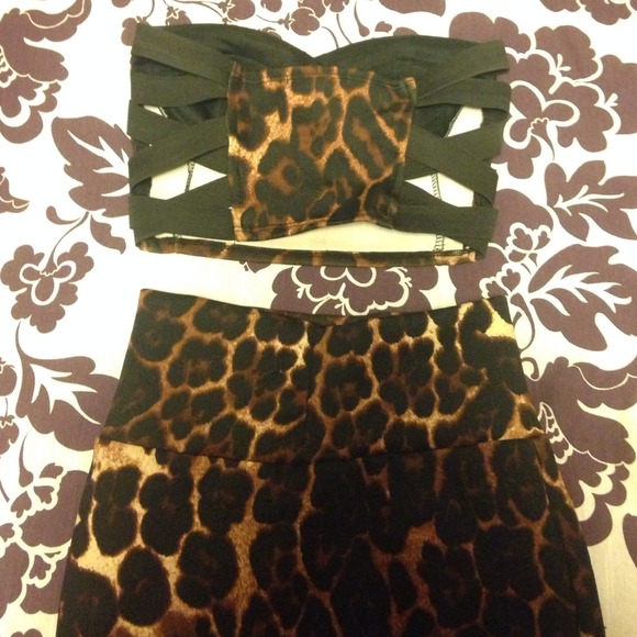 SOLD IN BUNDLE :) - Picture 4 of 4