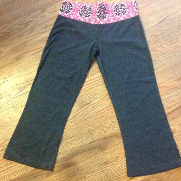 @kristinam336 bundle. 2 shorts & 2 Capri leggings