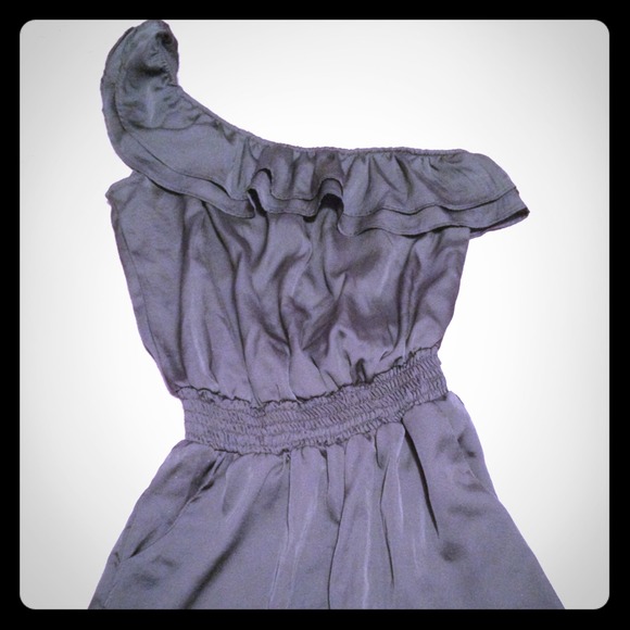 Cute ruffled all black one shoulder romper !