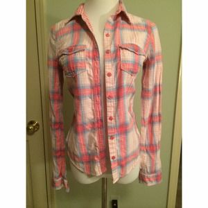 BRAND NEW Flattering flannel