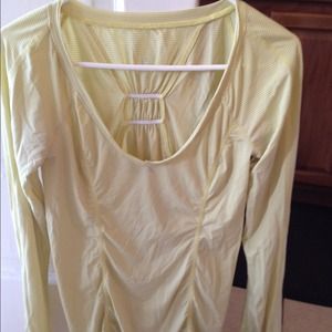 Silverescent run top