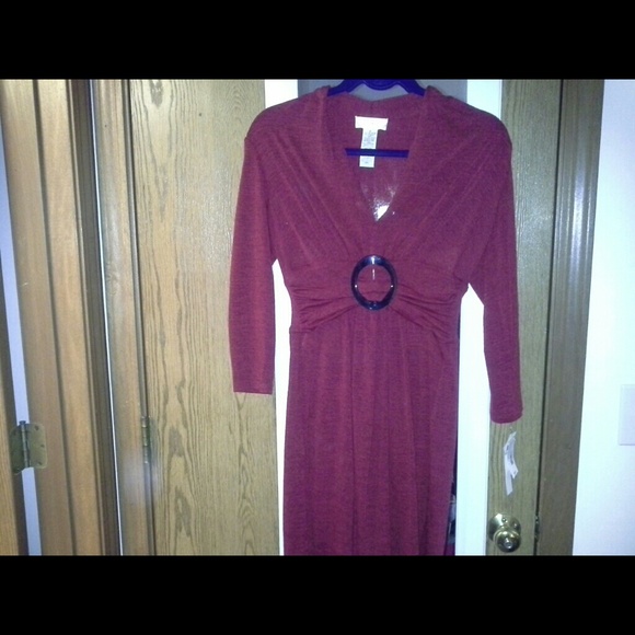 Red 3/4 sleeve knee length dress