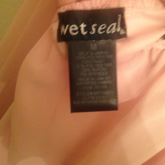 Dress. - Picture 3 of 3