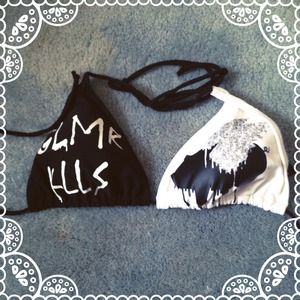 🎉 NWOT Glamour Kills bikini top 👙