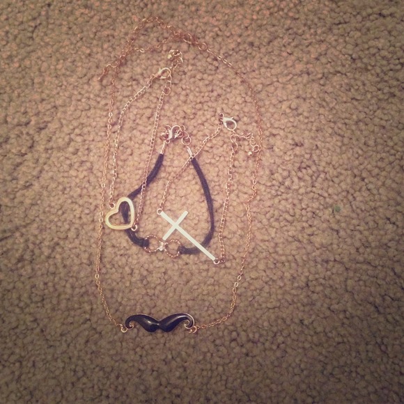 Bracelet and necklace set