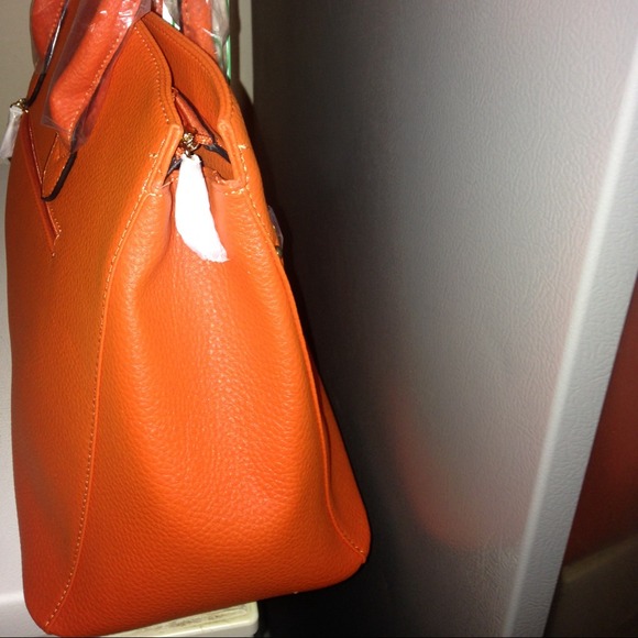 Handbag - Picture 3 of 4