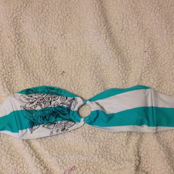 strapless bikini top