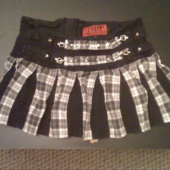 Tripp Nyc Pleated Skirt