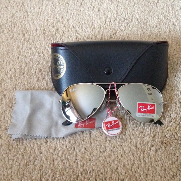 Brand New RB3025 Ray Ban Aviators!