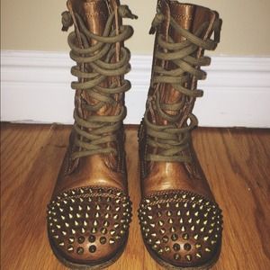 💠REDUCED💠Brown steve madden combats