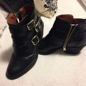 Report black booties