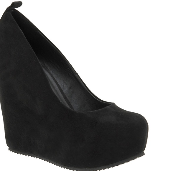 Black suede wedge Aldo shoe