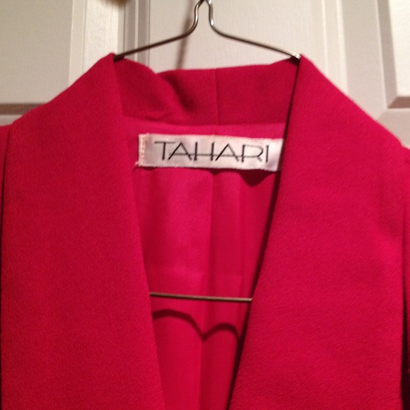 Beautiful Red Coat Dress by Tahari - Picture 2 of 2