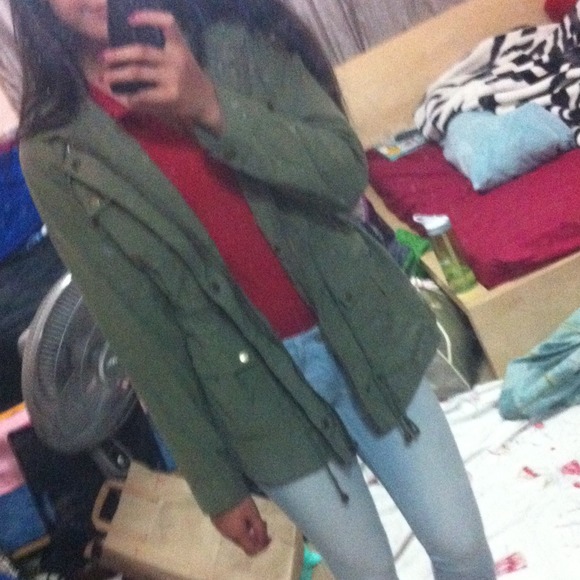 🌸SOLD🌸 Army Green Jacket with Patches - Picture 2 of 2