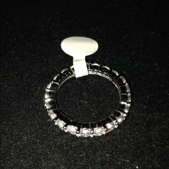 🎉HOST PICK🎉Alluring Eternity Band - Picture 2 of 4