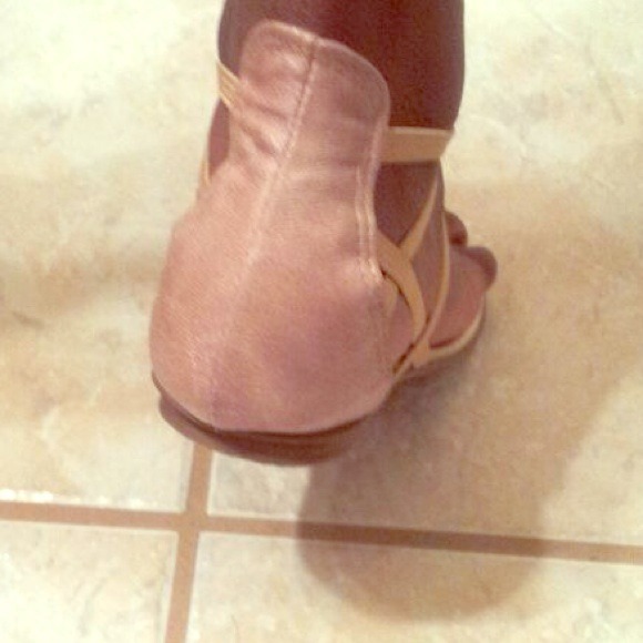 Shoe