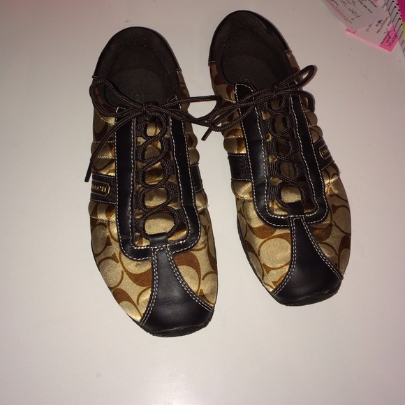 Authentic Coach sneakers! 👟