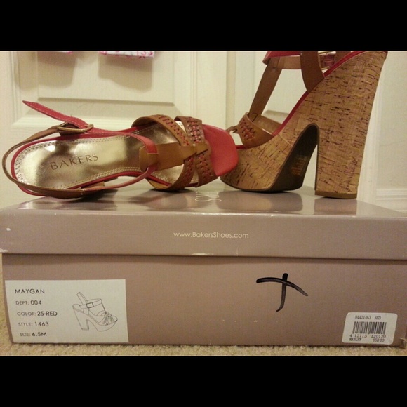 Bakers red Maygan sandals size 6.5