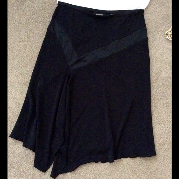 Express Black A-Line Skirt with Slit Sz XS - Picture 2 of 3