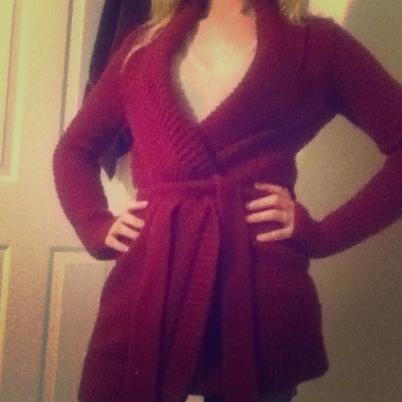 Magenta belted knit heavy sweater