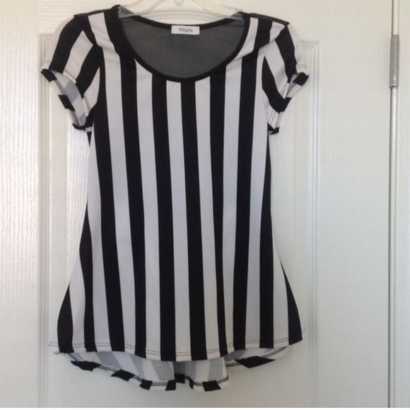 NWOT back bow top -S - Picture 3 of 4