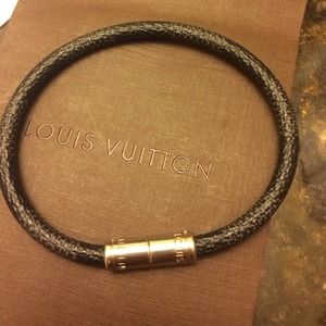 💯% authentic Louis Vuitton Digit Bracelet