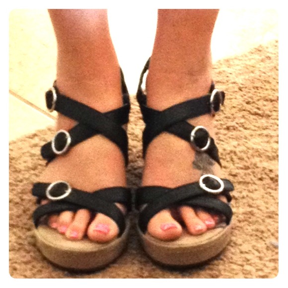 Roxy Shoes - Black roxy wedges