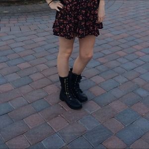 Black combat boots size 8