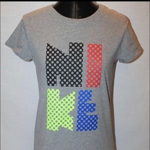 🔴SOLD🔴Women's NIKE t-shirt