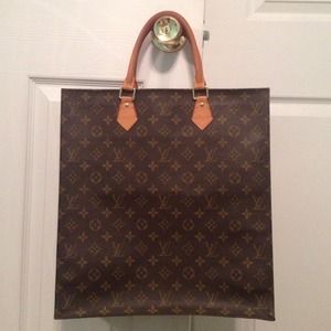 Louis Vuitton Monogram Sac Plat