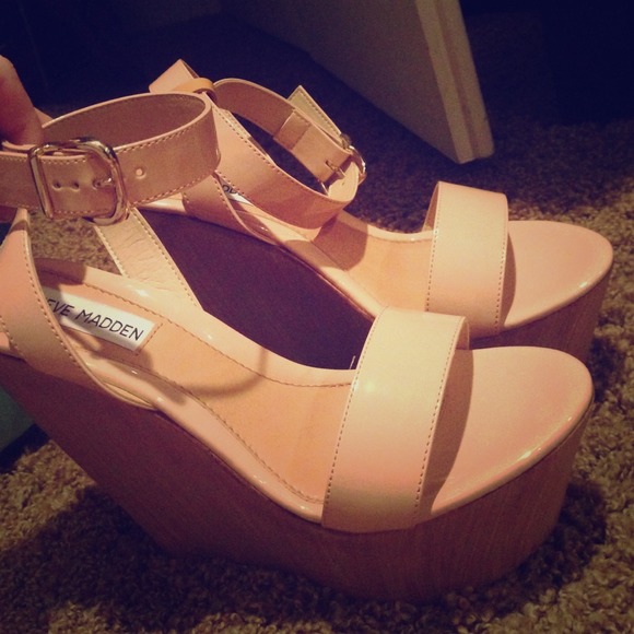 Steven by Steve Madden Shoes - ❗️REDUCED❗️ Steve Madden Beige wedges size 8