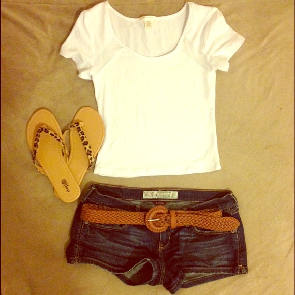 ⛔️RESERVED⛔️Hollister jean shorts💙