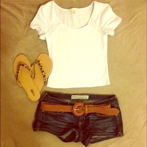 ⛔️RESERVED⛔️Hollister jean shorts💙