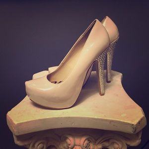 Patent Platform Pumps with Diamond Heel