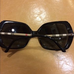 Authentic Burberry Sunglasses/ brand new
