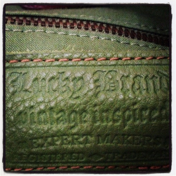 ✨🍀More pics of Lucky Brand purse🍀✨
