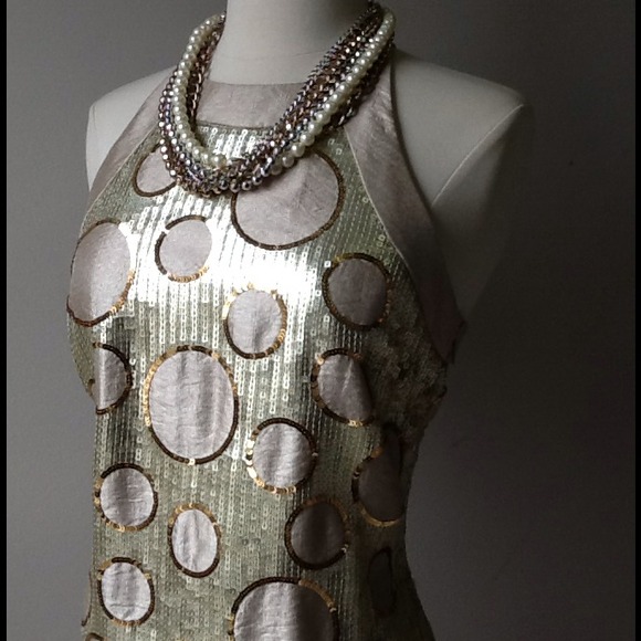 FLASH SALE INCREDIBLE MUSE DRESS TRENDING GOLD - Picture 4 of 4