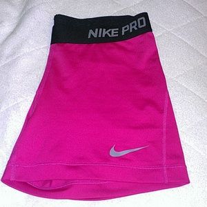 Nike pro pink