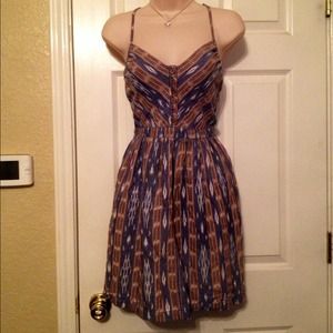 💙Denim style printed dress w criss-cross straps💙