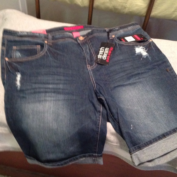 Bundle 2 pr shorts