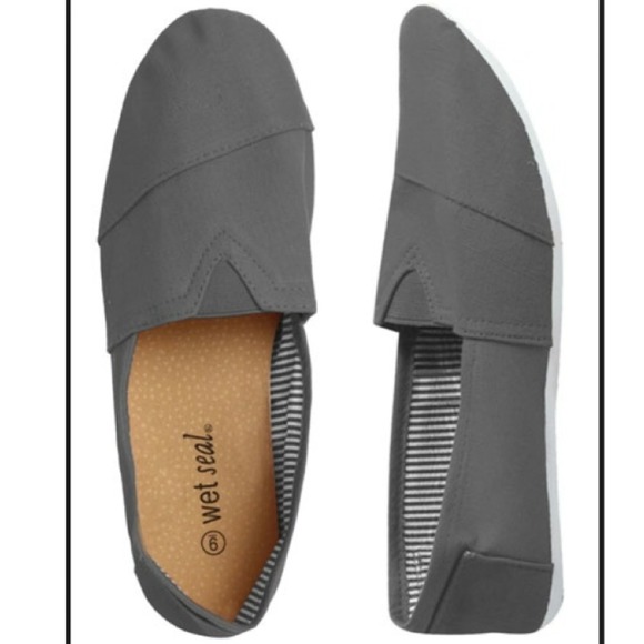 NWOT Gray toms look a likes