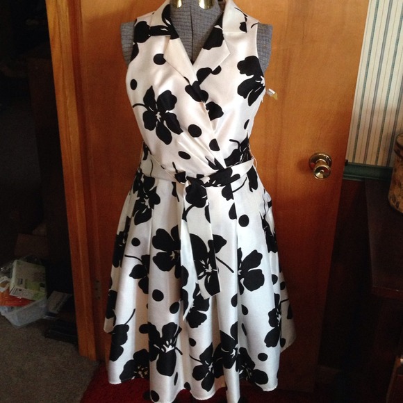 SOLD IN BUNDLE Jessica Howard Dress