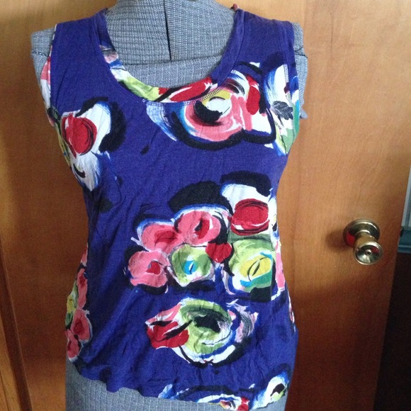 SOLD Simply Vera top