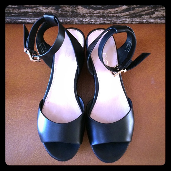 ‼️‼️SOLD‼️Aldo Wedge Sandal w/Ankle Strap - Picture 1 of 4