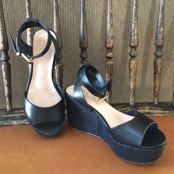 ‼️‼️SOLD‼️Aldo Wedge Sandal w/Ankle Strap - Picture 2 of 4